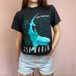 ⭐️VINTAGE⭐️ 90’s SeaWorld Shark 100% Cotton T-Shir